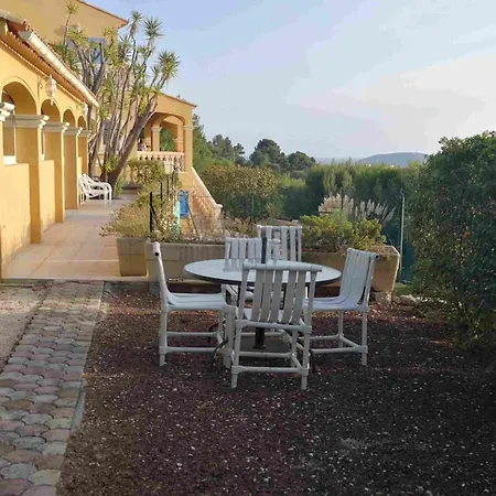 Bed & Breakfast La Maison Bleue Toulon