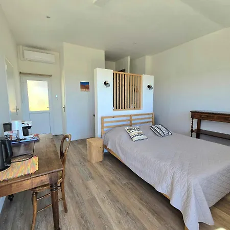 Bed & Breakfast La Maison Bleue *