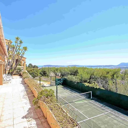 La Maison Bleue Bed & Breakfast Toulon
