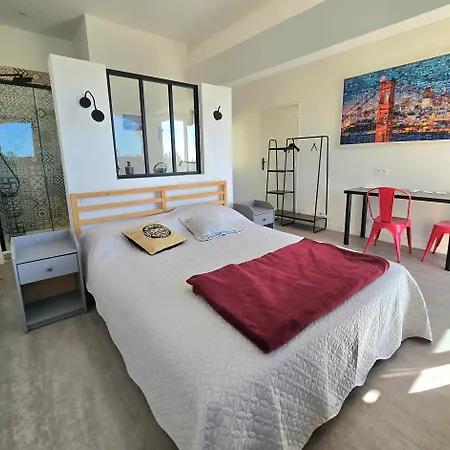 Bed & Breakfast La Maison Bleue 3*